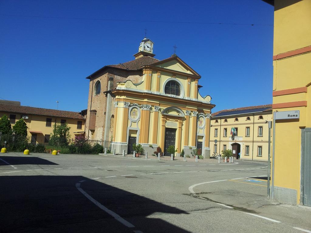 B&B Il Pioppo E La Fonte Castello d'Agogna Exterior foto